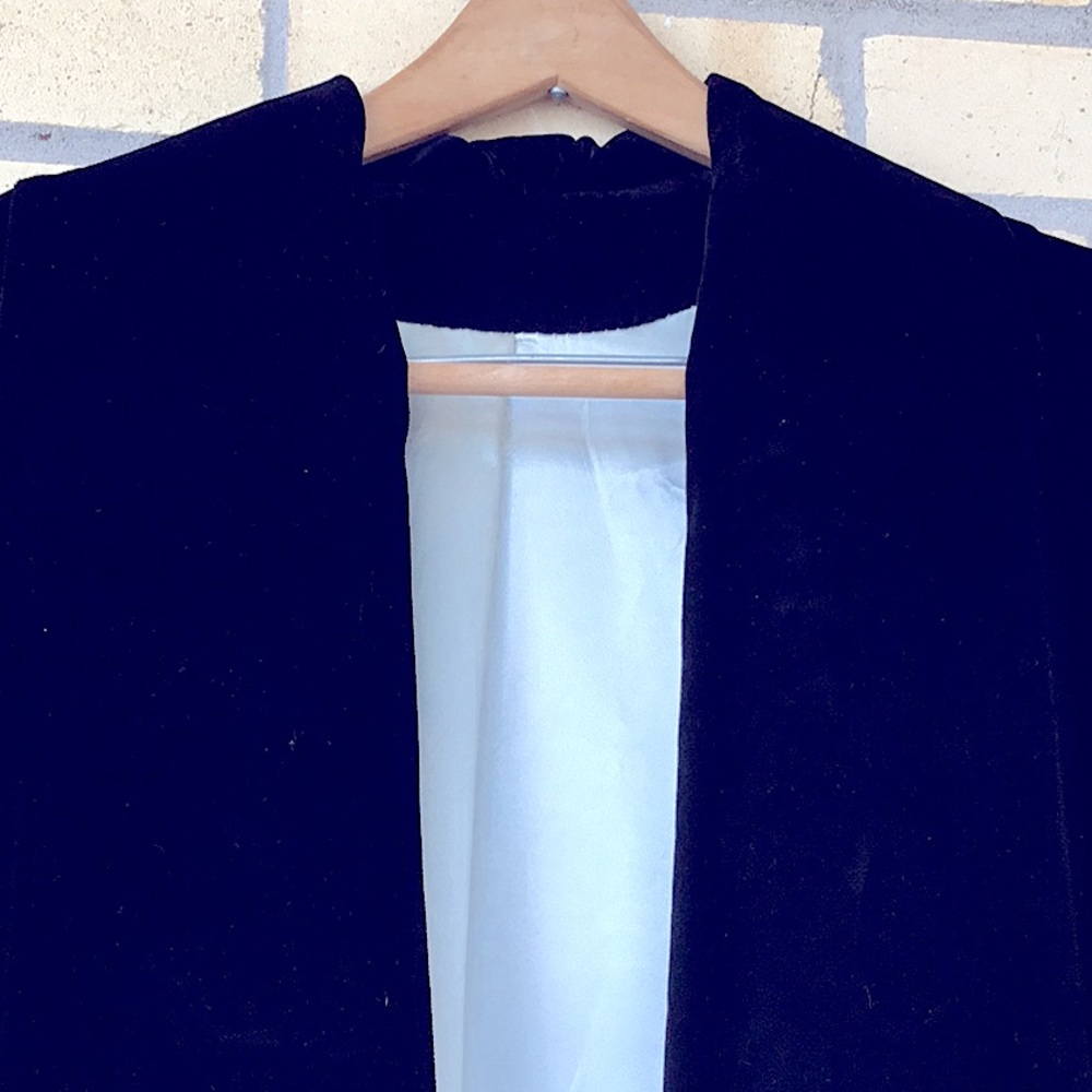 Vintage, Dramatic,Long Black Velvet Coat Medium/Large - Picture 4 of 10